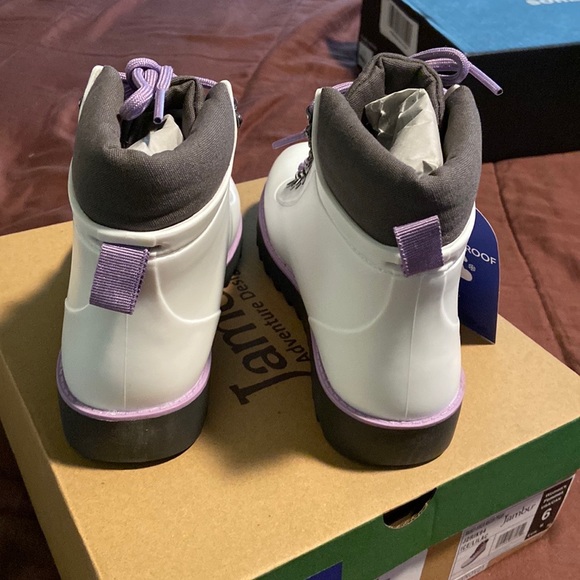 Waterproof Bootie by Jambi Brand. NWT! - Picture 4 of 16